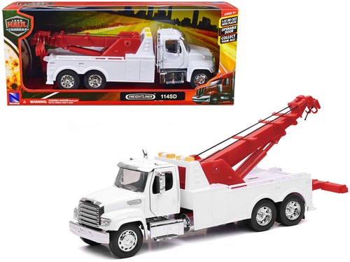 Freightliner 114sd tow truck - 114sd,